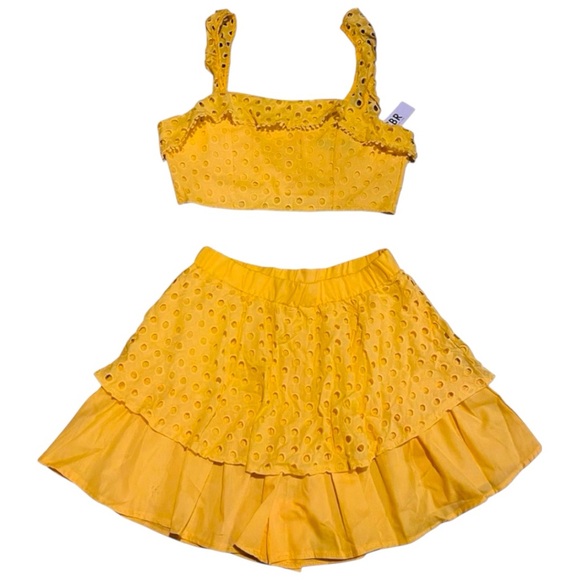 CBR Yellow skirts w Pant & Top with zipper back. Size L Chic me - Picture 2 of 10